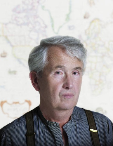 Author frank mccourt poses - mccourt, in